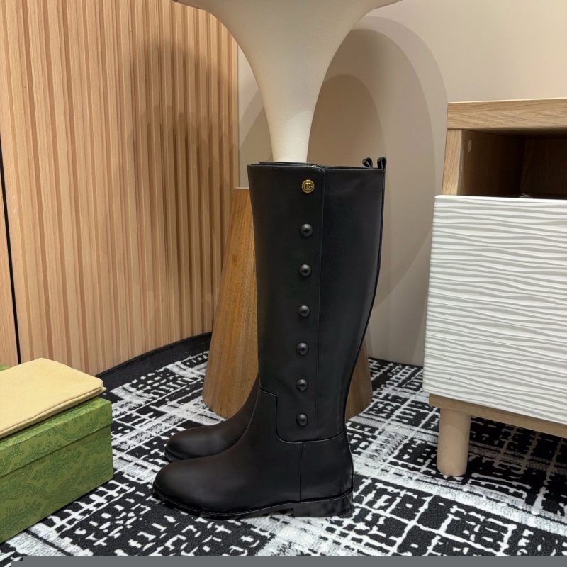 G*u*i boots